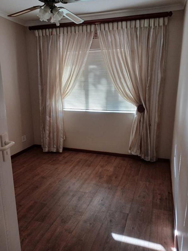 4 Bedroom Property for Sale in Lutzville Western Cape